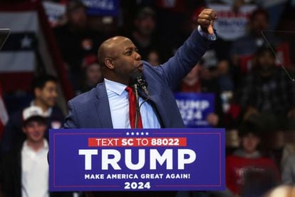 El senador Tim Scott, el viernes pasado en Rock Hill, donde hizo de 'telonero' de Trump en el multitudinario mitin que este concedió en la localidad de Carolina del Sur.