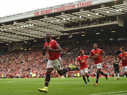 Lukaku celebra su primer gol liguero con el Manchester United.