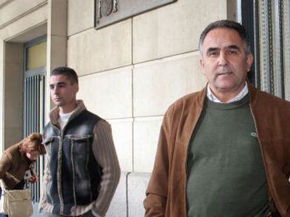 El empresario Eusebio Gavi&ntilde;o a su salida de los Juzgados de Sevilla, en 2006, tras declarar por el &#039;caso Camas&#039;. 