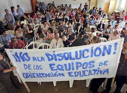 Asamblea de los orientadores pedagógicos en la Escuela Oficial de Idiomas de Villaverde.