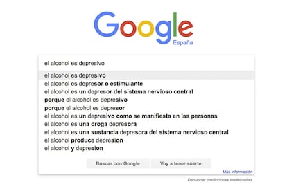 “Sí. Pasa igual que con todas la drogas adictivas. El alcohol tiene un efecto de euforia y desinhibición que anima y estimula en un primer momento, pero después, deprime, y es aquí cuando se quiere volver a beber”, opina el doctor Sears. Por su parte, Miguel del Nogal matiza que “en personas más vulnerables, el alcohol puede provocar que se cronifique o intensifique el problema. Por ejemplo, algunos enfermos con depresión tienden a engancharse al alcohol por ese primer momento de ánimo, pero a la larga la situación empeora.” Según Julio Bobes, “esto sucede hasta el punto de que muchas veces, el paciente depresivo, presenta un cuadro derivado del consumo repetido de alcohol”.