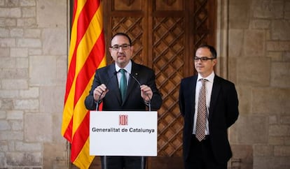 Ramon Espadaler, a la izquierda, y Jordi Turull, ayer en el Palau de la Generalitat.