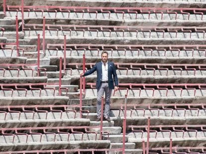 Mario Zulaica en un tendido de la Plaza M&eacute;xico.