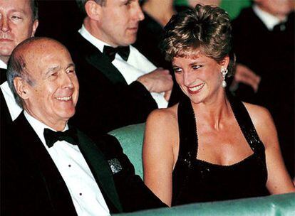 Valéry Giscard d&#39;Estaing, con Diana de Gales en 1994.