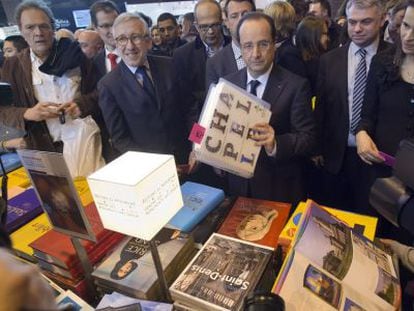 Hollande y la ministra francesa de Cultura inauguran el Sal&oacute;n de 2013. 