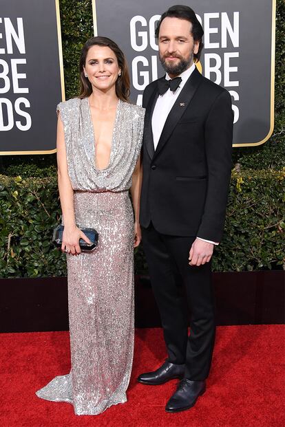 Keri Russell y Matthew Rhys, protagonistas de The Americans y pareja en la vida real, celebraron juntos el premio de la serie. Ella, como muchas de las asistentes, eligió a Monique Lhuillier para su vestido plateado de lentejuelas