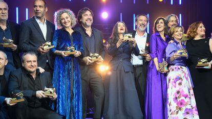 Foto de familia de los premiados en la gala de entrega de la 30 edición de los Premios de la Unión de Actores y Actrices.