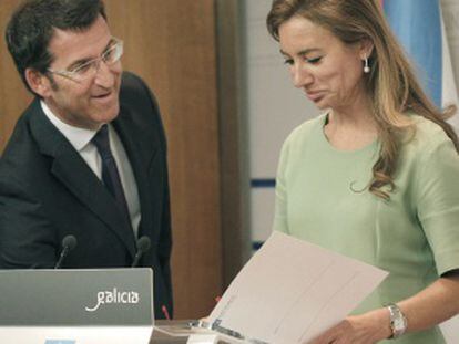 El presidente Feijóo y la consejera de Hacienda, Marta Fernández Currás, ayer tras el consejo.