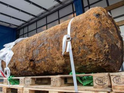 Es el mayor desalojo planificado desde 1945. La policía ha desactivado un artefacto británico de 1,8 toneladas