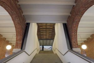 Escalera interior del centro cultural Conde Duque.