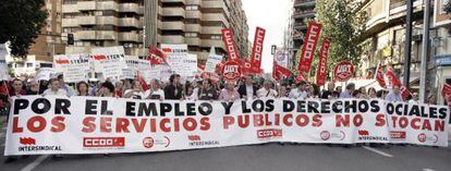 Manifestación ayer en Murcia contra las políticas de ajustes del gobierno regional.