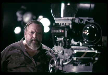 Orson Welles, en el rodaje de 'Al otro lado del viento'.