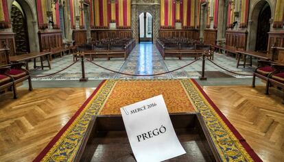 El Saló de Cent a punt perquè avui Javier Pérez Andújar pronunciï el pregó d'inici de les festes de la Mercè.