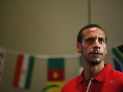 El documental que narra cómo Rio Ferdinand enviudó, se deprimió, bebió y se planteó el suicidio, conmociona a su país