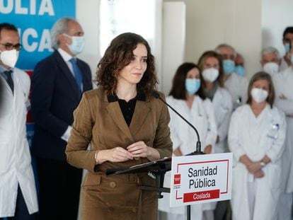 Isabel Díaz Ayuso presenta en el hospital del Henares (Coslada) la nueva herramienta de videoconsulta.