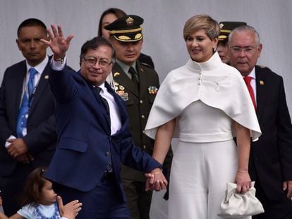 Gustavo Petro y su esposa Verónica Alcocer durante la posesión presidencial, el pasado 7 de agosto.