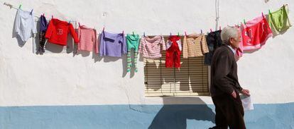Ropa tendida en Huélago (Granada).