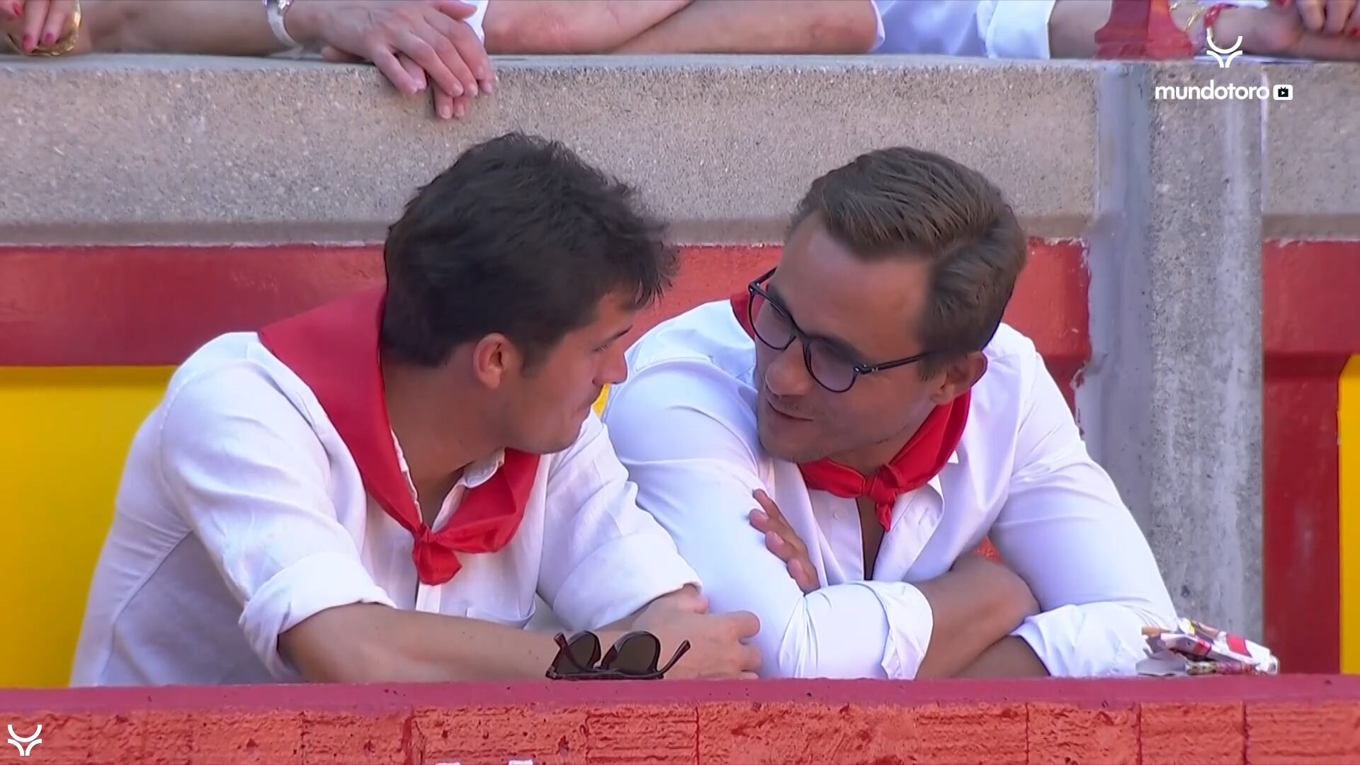 Daniel Luque, a la izquierda, junto a su apoderado, Juan Bautista, en los pasados Sanfermines.