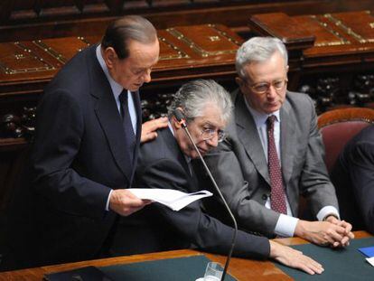 Bossi junto a Berlusconi, y el ministro de Finanzas, Giulio Tremonti.
