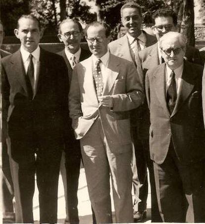 Carles Riba (d), amb Salvador Espriu i Joan Vinyoli (c), el 1956.