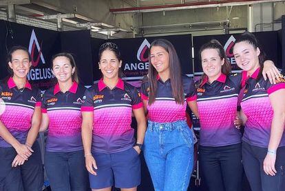 El equipo femenino de motociclismo Angeluss MTA.