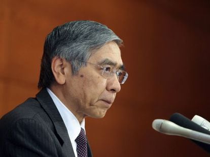Haruhiko Kuroda, gobernador del Banco de Jap&oacute;n, en la rueda de prensa.