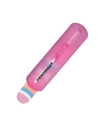 Tweezerman nos propone esta lima de uñas, que viene en un cómodo envase que te permite llevarla en cualquier sitio protegida y de un modo discreto. (4,50 euros).