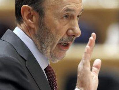 El secretario general del PSOE, Alfredo P&eacute;rez Rubalcaba, durante su r&eacute;plica al presidente del Gobierno el 1 de agosto de 2013. 