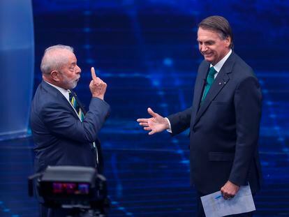 Lula da Silva y Jair Bolsonaro discuten durante un debate previo a las últimas elecciones presidenciales.