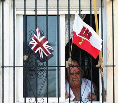 Un vecino de Gibraltar, durante un National Day. 