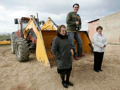 Vecinos de Rebollo de Duero (Soria) con participación en el premio gordo de Navidad de 2006.