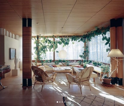 Techo de Alvar Aalto en su famosa Villa Mairea. Aalto dio un gran protagonismo a sus techos sin necesidad de recurrir a molduras o elementos ornamentados.