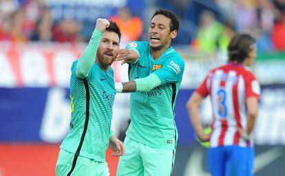 Messi y Neymar celebral el segundo gol al Atlético.