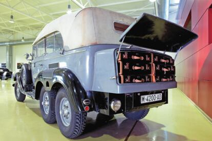 Mercedes 540 G-4, que le regaló Hitler.