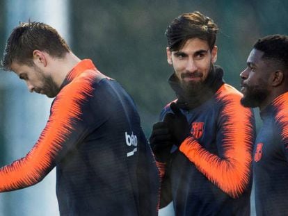 Piqu&eacute;, Gomes y Umtiti, en una sesi&oacute;n de esta semana.