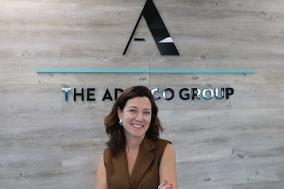 Elena Bule ha sido designada como directora de comunicación corporativa en España del grupo Adecco. Inició su carrera en 1998 en la revista Cambio 16 como redactora de cultura y sociedad. Posteriormente, se unió a la agencia de comunicación Text 100 (actualmente Archetype), donde durante 11 años se especializó en consultoría estratégica en la industria tecnológica. En 2014 Bule fue nombrada directora de comunicación de Twitter España.