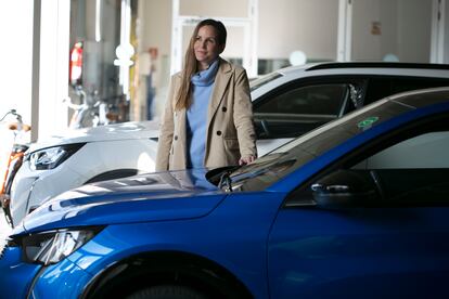 Lucía Bonilla, gerente de Bonilla Motor, en su concesionario en Toledo.
