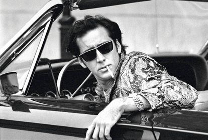 Nicolas Cage, con chaqueta de piel de serpiente en ‘Corazón salvaje’ (1990). Lo que entonces parecía intensidad pronto mutó en hilaridad.