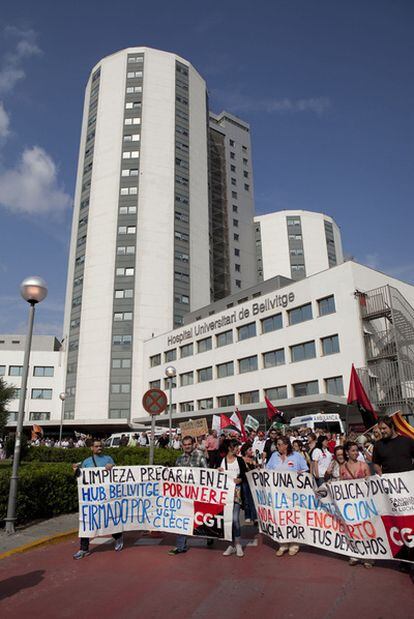Manifestación en el Hospital Universitario de Bellvitge.