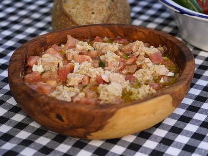 Pipirrana: el plato veraniego perfecto entre la ensalada y el gazpacho