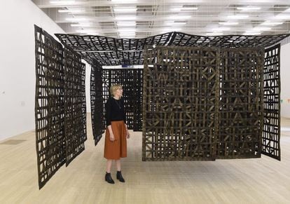 La instalación 'Pabellón suspendido en una habitación', de la artista española Cristina Iglesias. La ampliación ha costado 260 millones de libras.