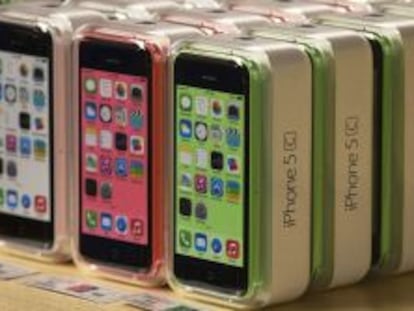 Los nuevos iPhone 5C est&aacute;n disponibles en varios colores.