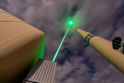 Recreation of the operation of the laser lightning rod.