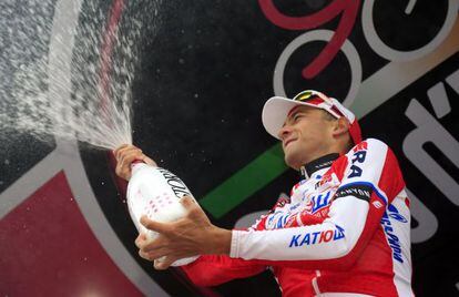 Belkov celebra la victoria en el Giro