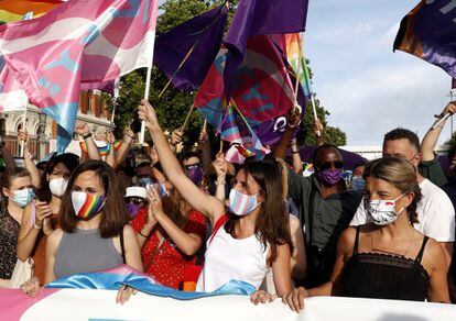 Las ministras de Unidas Podemos Ione Belarra, Irene Montero y Yolanda Díaz, participan en la marcha del Orgullo LGTBI que se celebra en Madrid el 3 de julio de 2021.