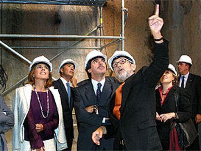 José María Aznar y Ana Botella con el arquitecto Óscar Tusquets en el Palau de la Música de Barcelona.