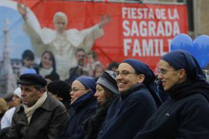 Un grupo de religiosas, en la misa por la familia celebrada en la plaza de Colón en Madrid en diciembre de 2012.