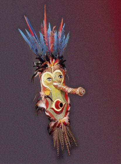 Una máscara de madera típica en los rituales eróticos expuesta en el museo de Miami