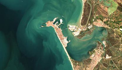 Imagen de la bahía de Cádiz procedente del 'Sentinel' y tratada por la investigadora del CSIC Isabel Caballero para el análisis costero.