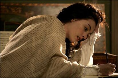 Anne Hathaway en la pel&iacute;cula &#039;La joven Jane Austen&#039;.